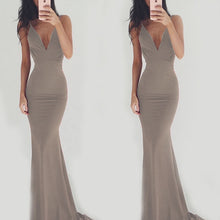 Load image into Gallery viewer, Sexy Backless Mermaid Long Prom Dresses Spaghetti Strap Deep V-Neck Abendkleider Floor-Length Solid Color Women Vestido De Festa
