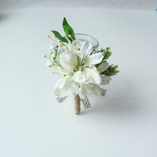 Load image into Gallery viewer, Boutonnieres Buttonhole Rose Brooch Wedding Corsages Bracelet Bridesmaids White Groom Flower Boutonniere Ceremony Flowers