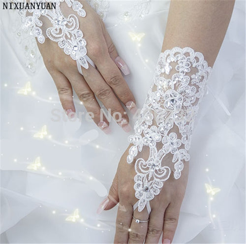 Elegant Beaded Lace Satin Short Bridal Gloves 2019 Fingerless Wedding Gloves White Ivory Wedding Accessories Veu De Noiva