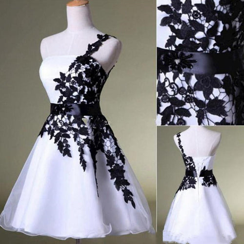 New Cheap Short Homecoming Dresses White and Black One Shoulder Lace Belt Beaded Tulle Gowns for Prom Cocktail Graduation Dress