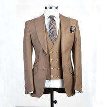 Load image into Gallery viewer, New Arrival Groomsmen Ivory Groom Tuxedos Peak Lapel Men Suits Wedding Best Man Blazer ( Jacket+Pants+Vest+Tie ) C459