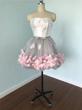 Load image into Gallery viewer, 2020 Short Prom Dresses Graduation Strapless Gray White Flowers Real Photos Evening Organza Party Formal Gown Walk Beside You